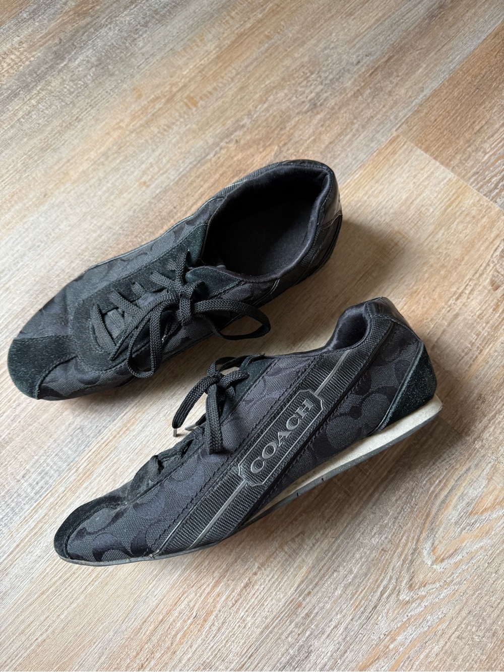 Women’s Coach Hilary Sneakers size 9.5
